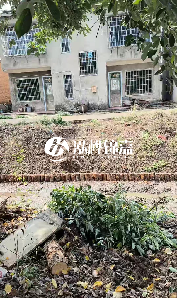 漳州挖機打木樁專業施工-挖機打木樁在狹窄河道邊怎么操作？