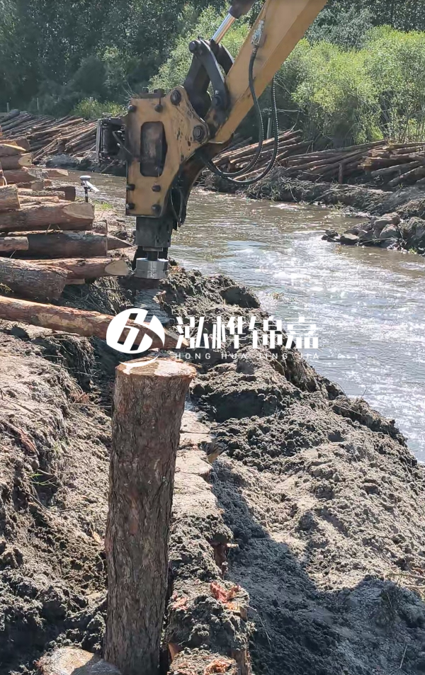 酒泉挖機打木樁專業施工-圍堰施工用松木樁可以嗎？
