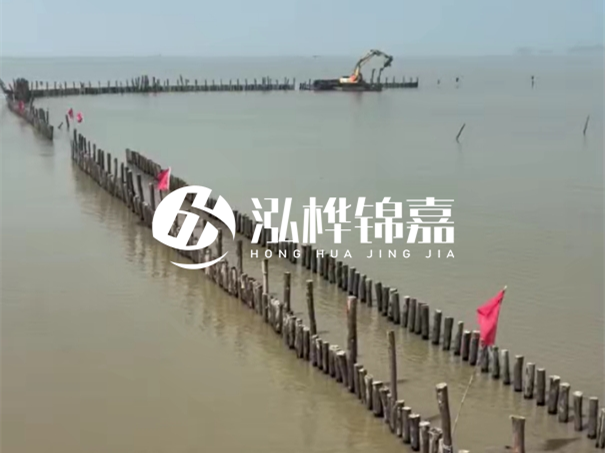 河道護坡打樁對河岸保護有何作用？河道松木樁水面需要預留多長？