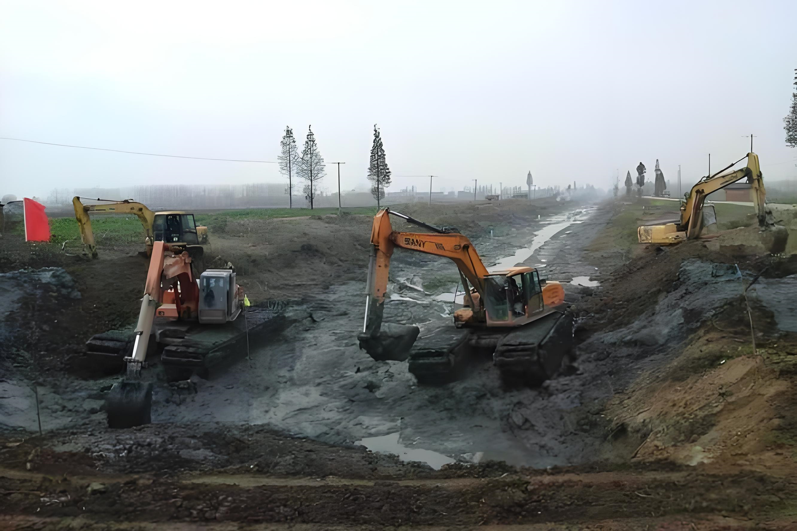 湖南岳陽挖機清淤施工隊 - 挖機清淤對河道邊坡有破壞嗎?