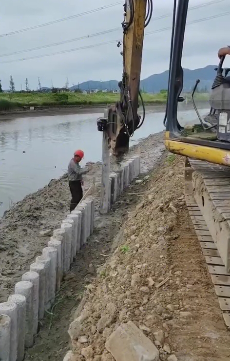 水泥仿木樁廠家泓樺錦嘉 - 打水泥樁多少錢一米？